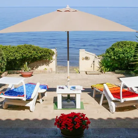 House Caria- Direct Access Holiday home Tresnuraghes